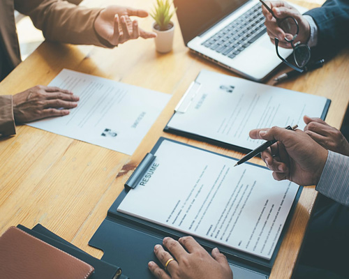 استانداردسازی قراردادها در سازمانهای بزرگ: راهکارهای هوشمند برای بهبود فرآیندها